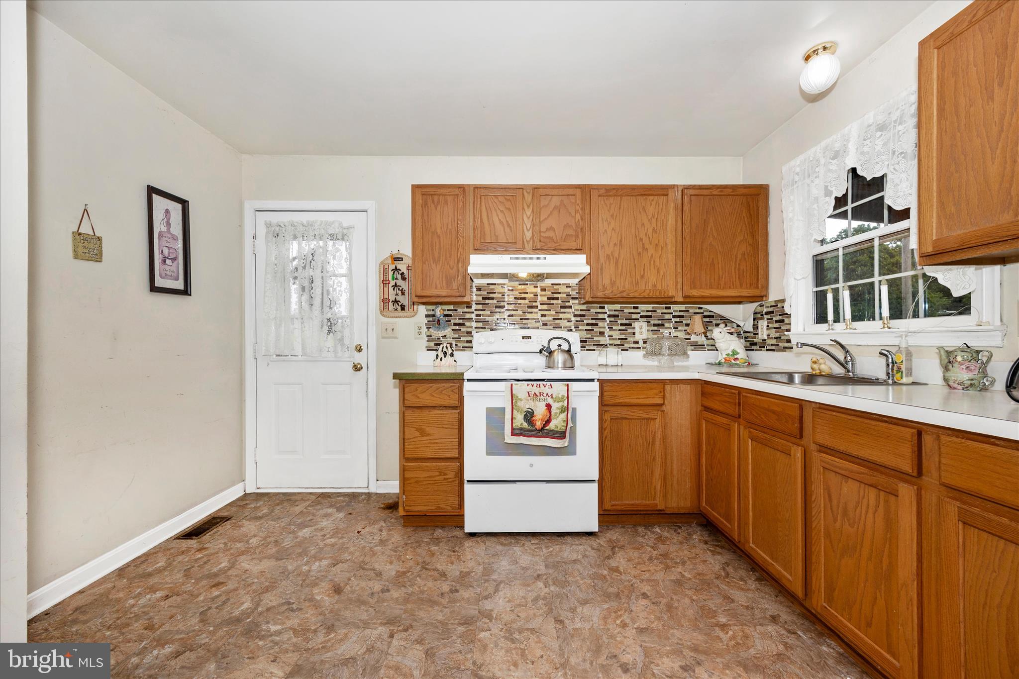 9549 Fingerboard Road Ijamsville, MD 21754 - Photo 20 of 50 Kitchen