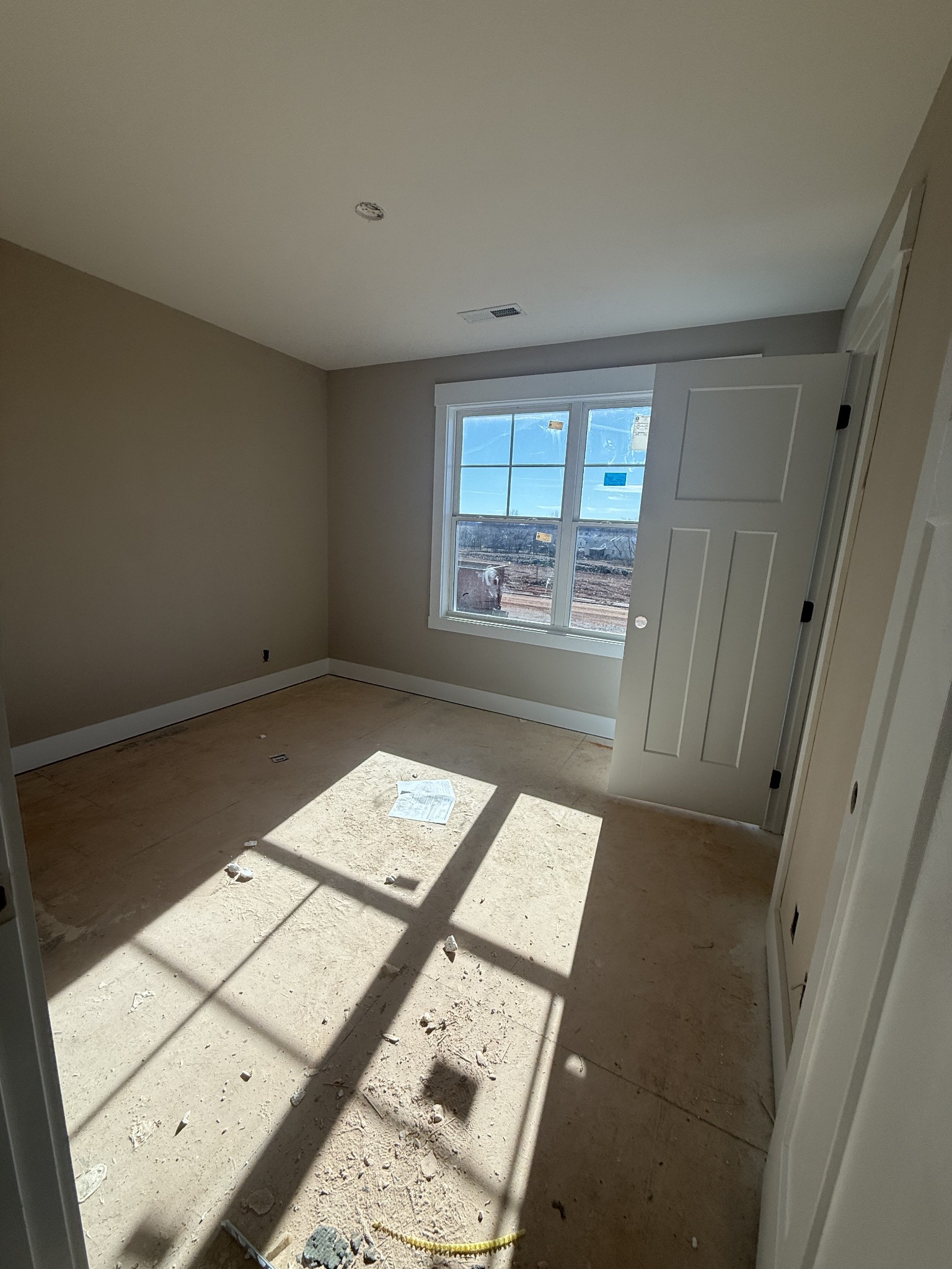 30 Echo Ridge Oak Grove, KY 42262 - Photo 38 of 43 a view of workspace with window