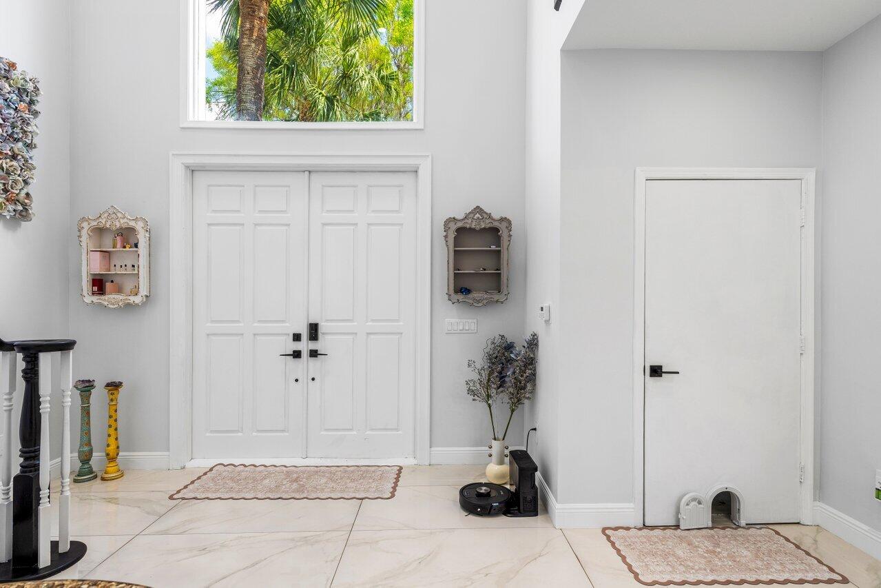 7748 Travelers Tree Drive Boca Raton, FL 33433 - Photo 5 of 35