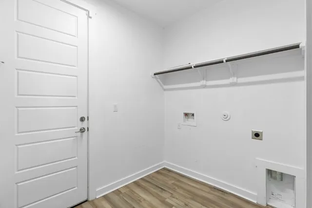 a view of walk in closet