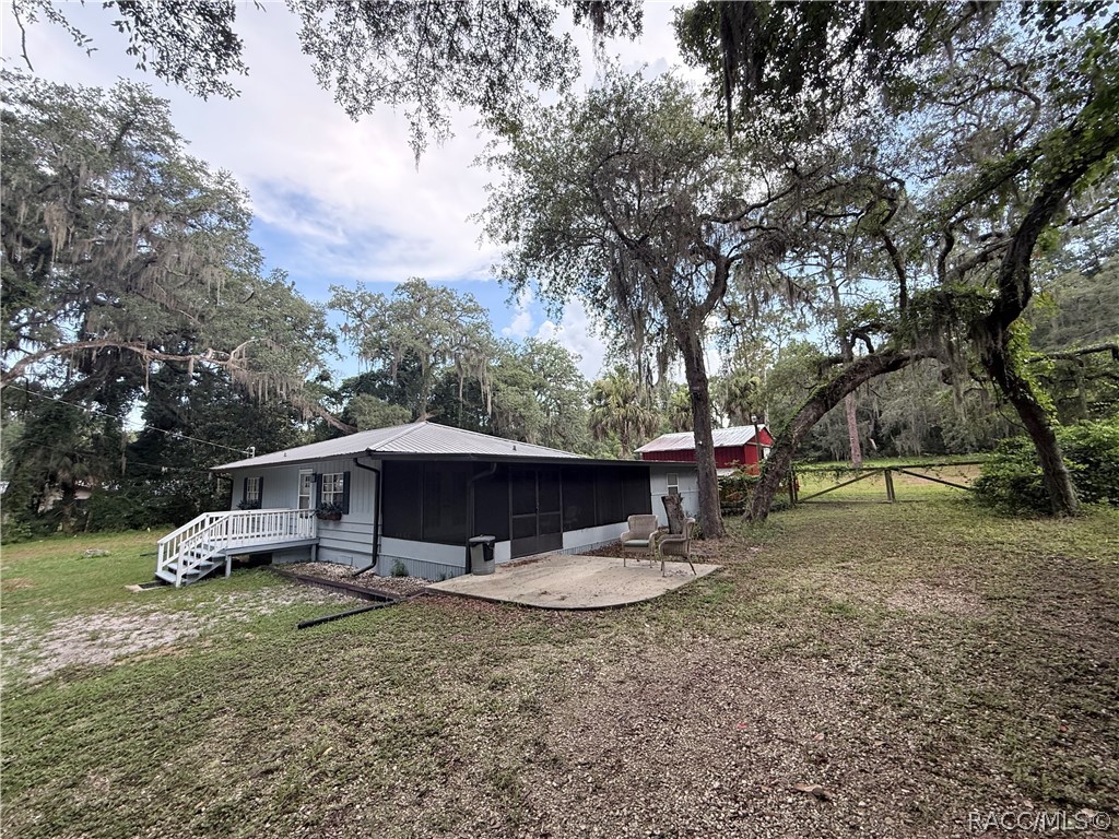 271 Hudson Street Inglis, FL 34449 - Photo 4 of 45