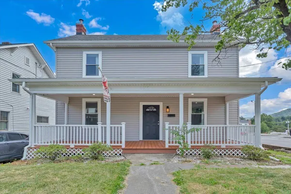 $229,950 | 1415 Jamison Avenue Southeast, Roanoke, VA 24013