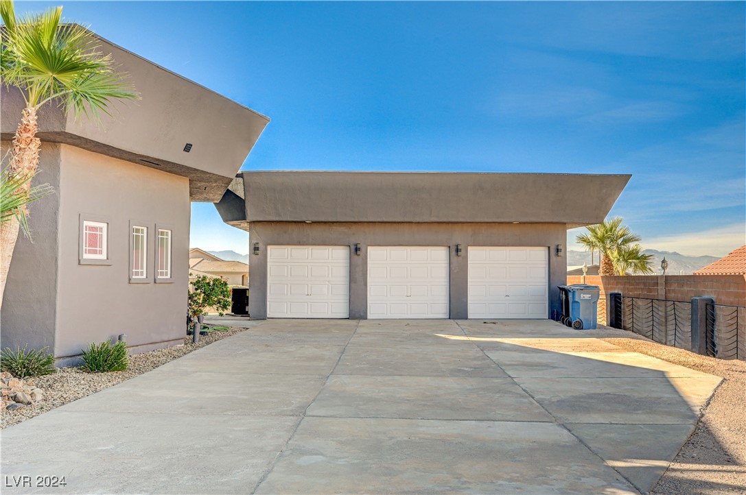 608 North Racetrack Road Henderson, NV 89015 - Photo 2 of 49 Gallery Image 2