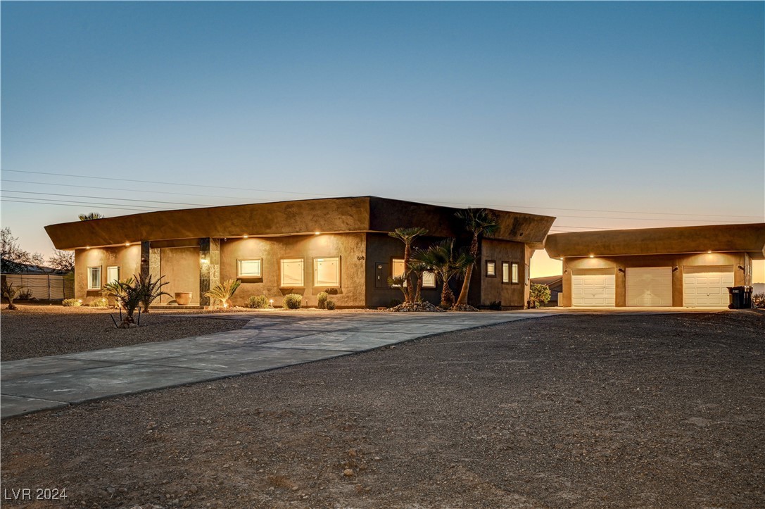608 North Racetrack Road Henderson, NV 89015 - Photo 5 of 49 Gallery Image 5