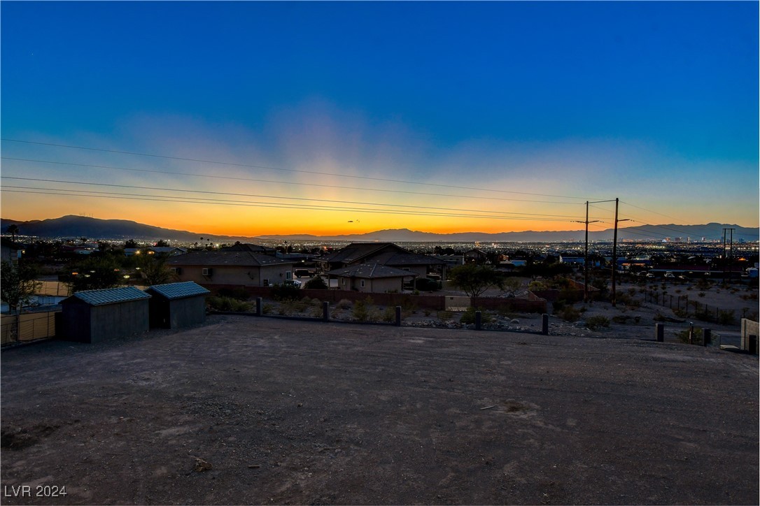 608 North Racetrack Road Henderson, NV 89015 - Photo 6 of 49 Gallery Image 6