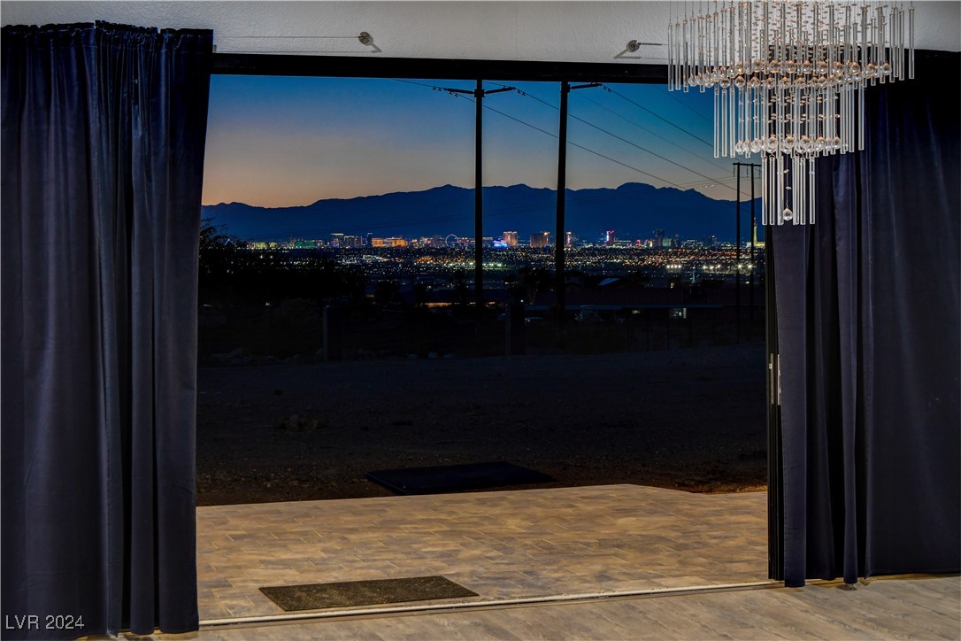 608 North Racetrack Road Henderson, NV 89015 - Photo 7 of 49 Gallery Image 7