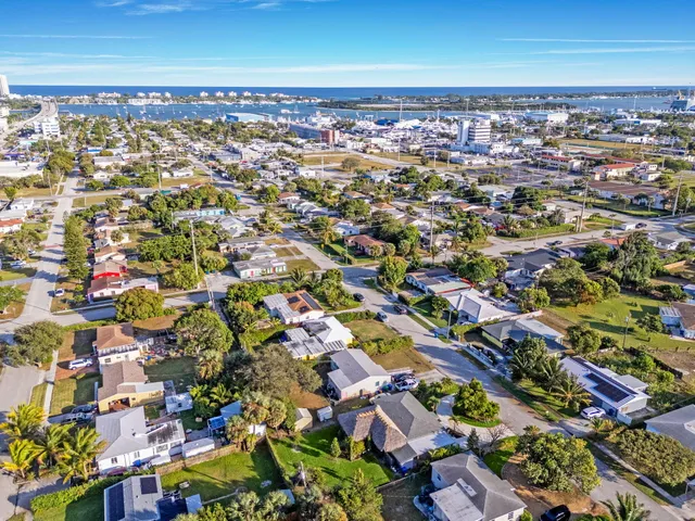 $449,000 | 236 West 24th Street, Riviera Beach, FL 33404