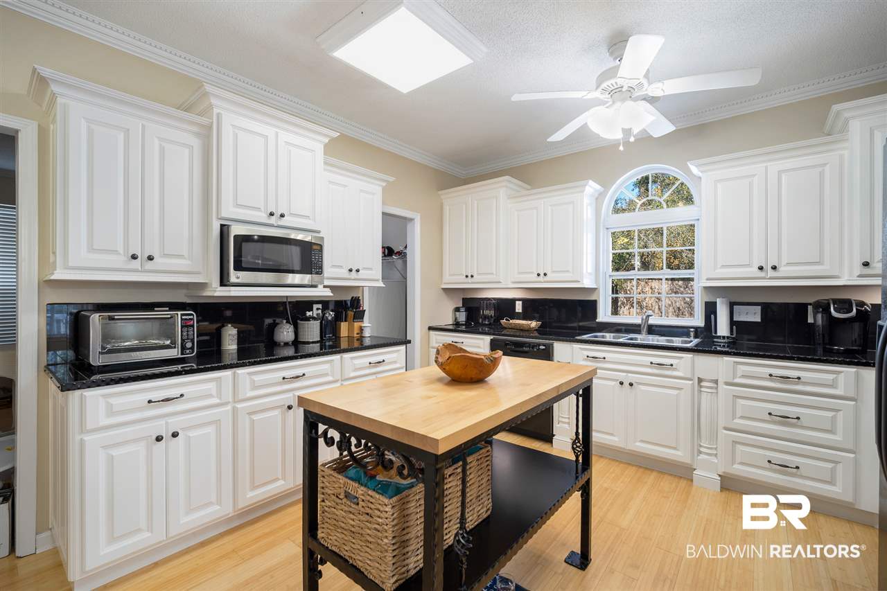 22644 River Road South Daphne, AL 36526 - Photo 9 of 46 Kitchen w/great layout