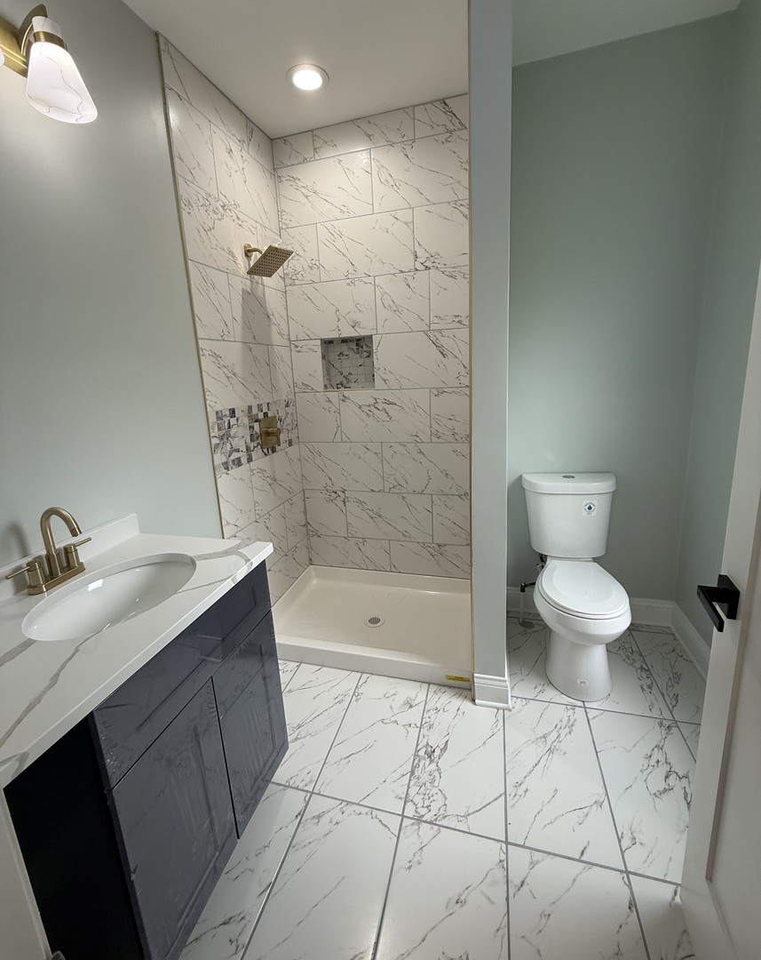 443 West 61st Place Chicago, IL 60621 - Photo 11 of 13