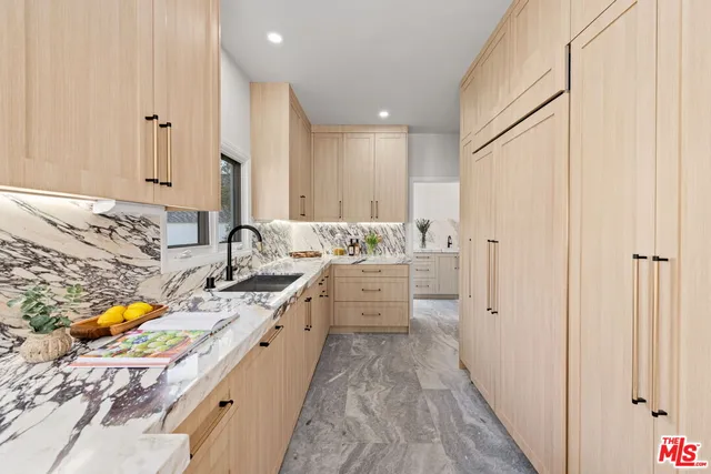 $20,000 | 802 South Cochran Avenue, Los Angeles, CA 90036