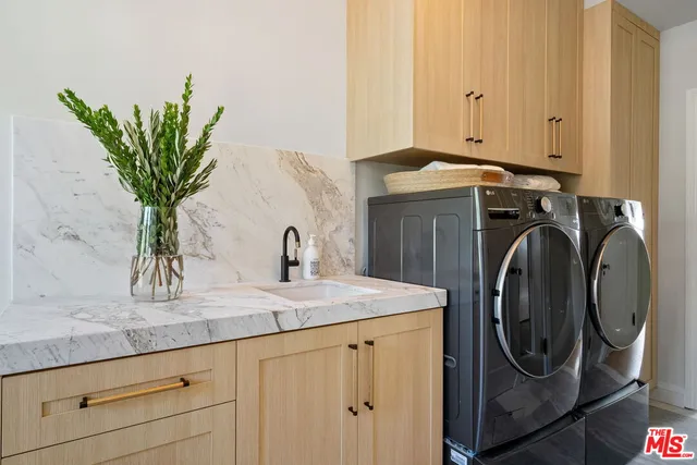 $20,000 | 802 South Cochran Avenue, Los Angeles, CA 90036