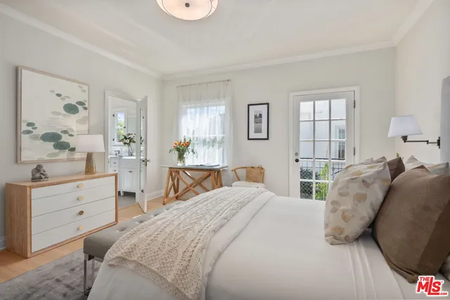 $20,000 | 802 South Cochran Avenue, Los Angeles, CA 90036