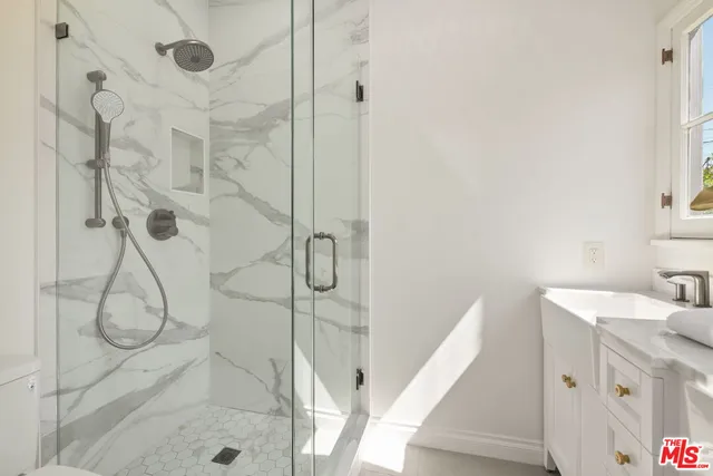 $20,000 | 802 South Cochran Avenue, Los Angeles, CA 90036