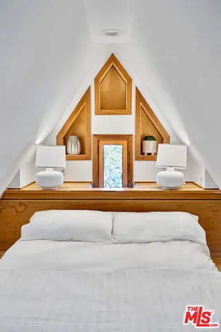 $20,000 | 802 South Cochran Avenue, Los Angeles, CA 90036