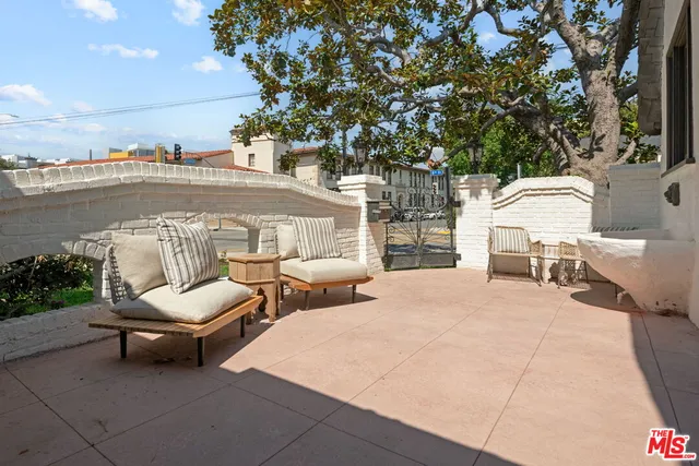 $20,000 | 802 South Cochran Avenue, Los Angeles, CA 90036