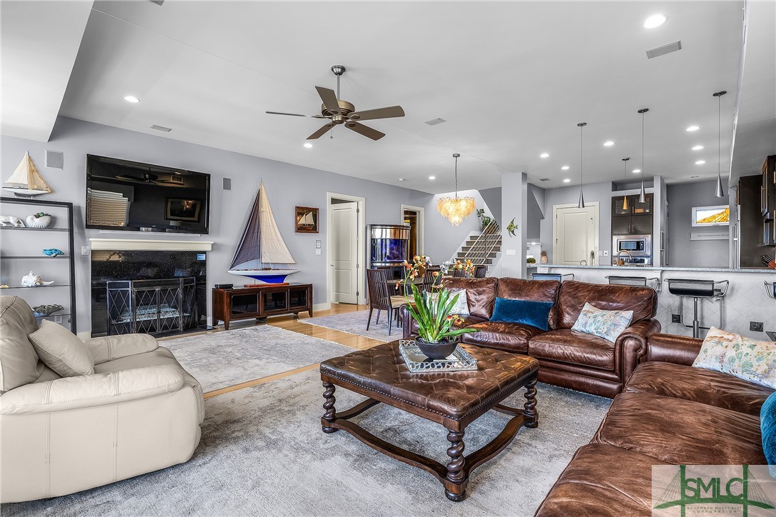 8 18th Street Tybee Island, GA 31328 - Photo 26 of 50 Living Area