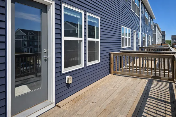 $384,900 | 5895 156th Way, St. Paul, MN 55124