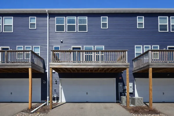 $384,900 | 5895 156th Way, St. Paul, MN 55124