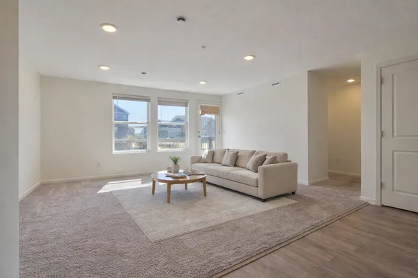 $384,900 | 5895 156th Way, St. Paul, MN 55124