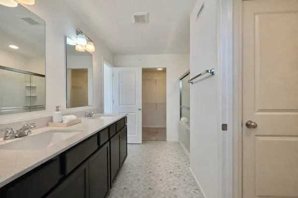 $384,900 | 5895 156th Way, St. Paul, MN 55124