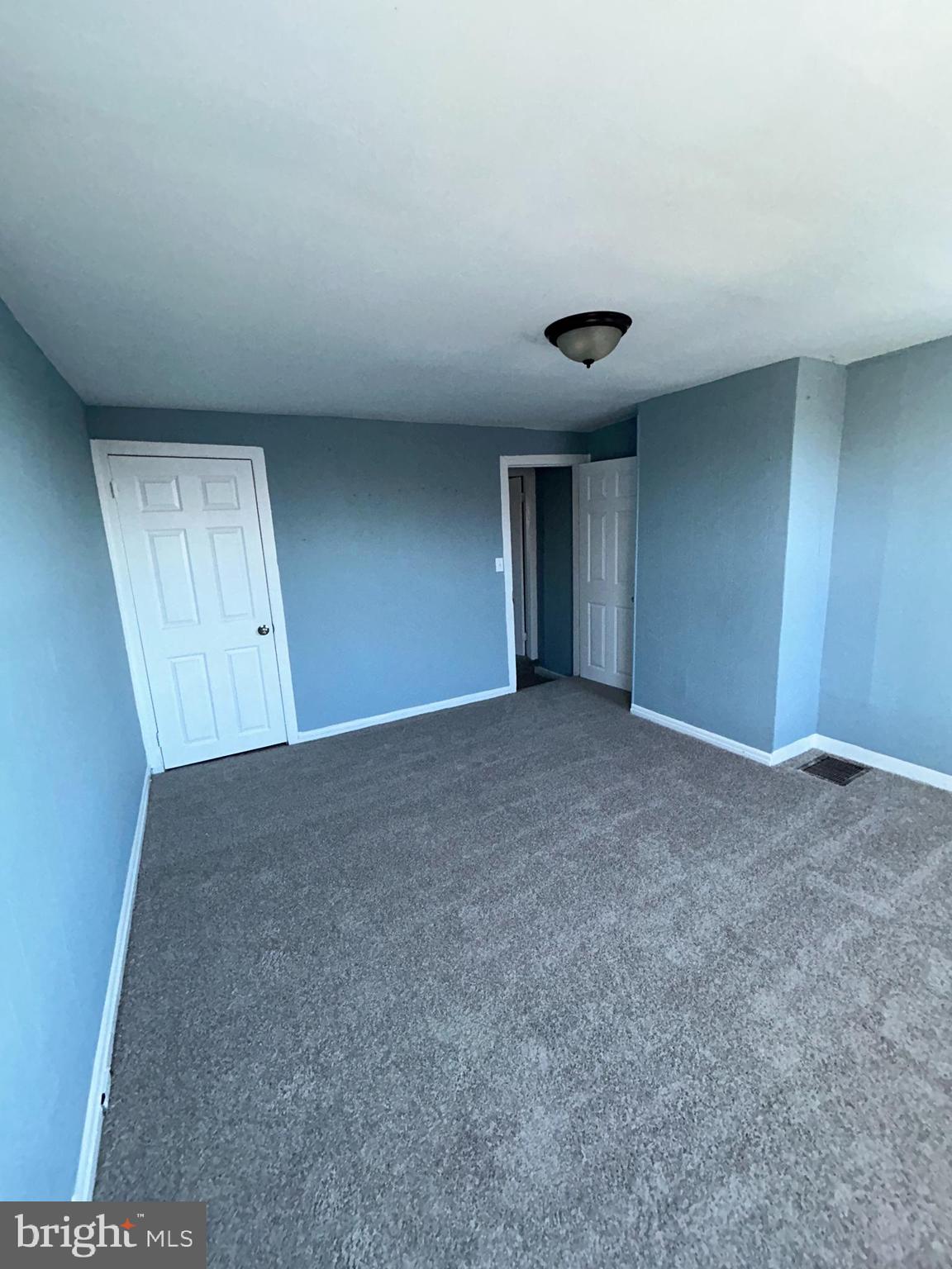 337 South Mount Street Baltimore, MD 21223 - Photo 11 of 16 a view of an empty room