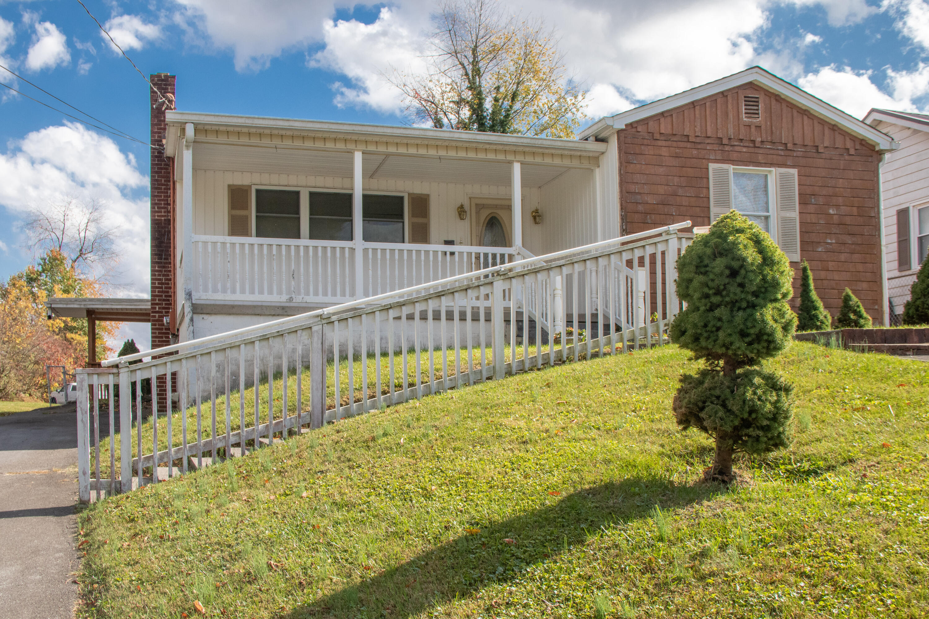 101 Rex Road Bristol, TN 37620 - Photo 41 of 44 Rex sun-3