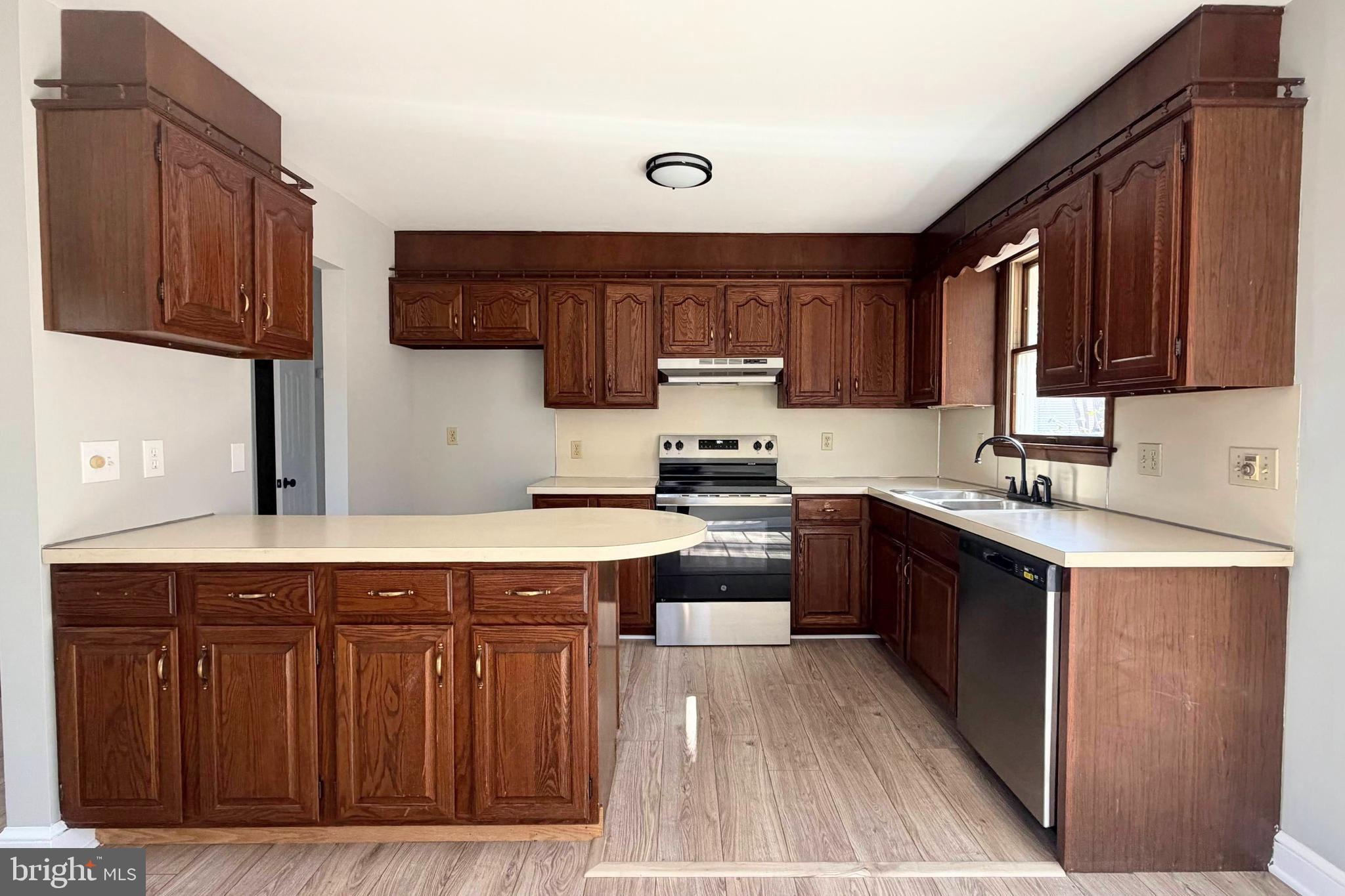 1970 Weisstown Road Bechtelsville, PA 19505 - Photo 3 of 19
