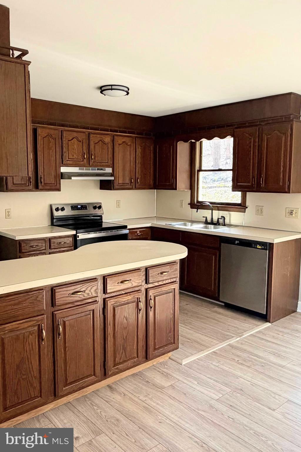 1970 Weisstown Road Bechtelsville, PA 19505 - Photo 4 of 19