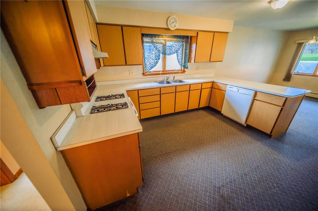 786 Wheatland Road West Middlesex, PA 16159 - Photo 7 of 24 Gas Stove, Vented Hood, Dishwasher included