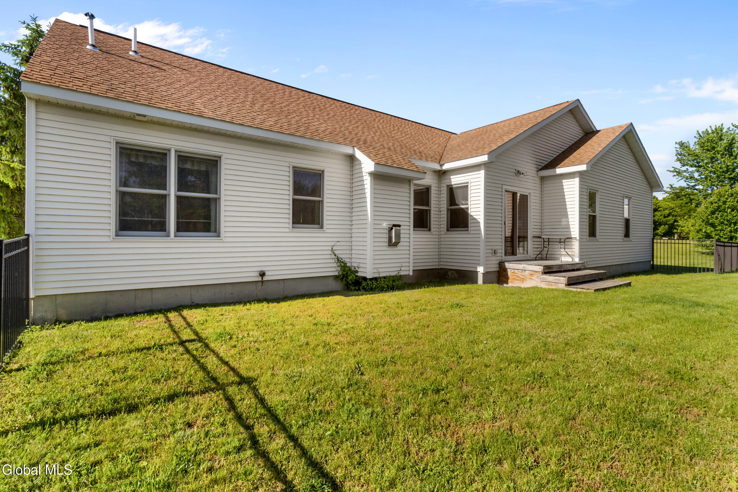 109 Abbey Road Poestenkill, NY 12140 - Photo 4 of 60 66__7__9601_1