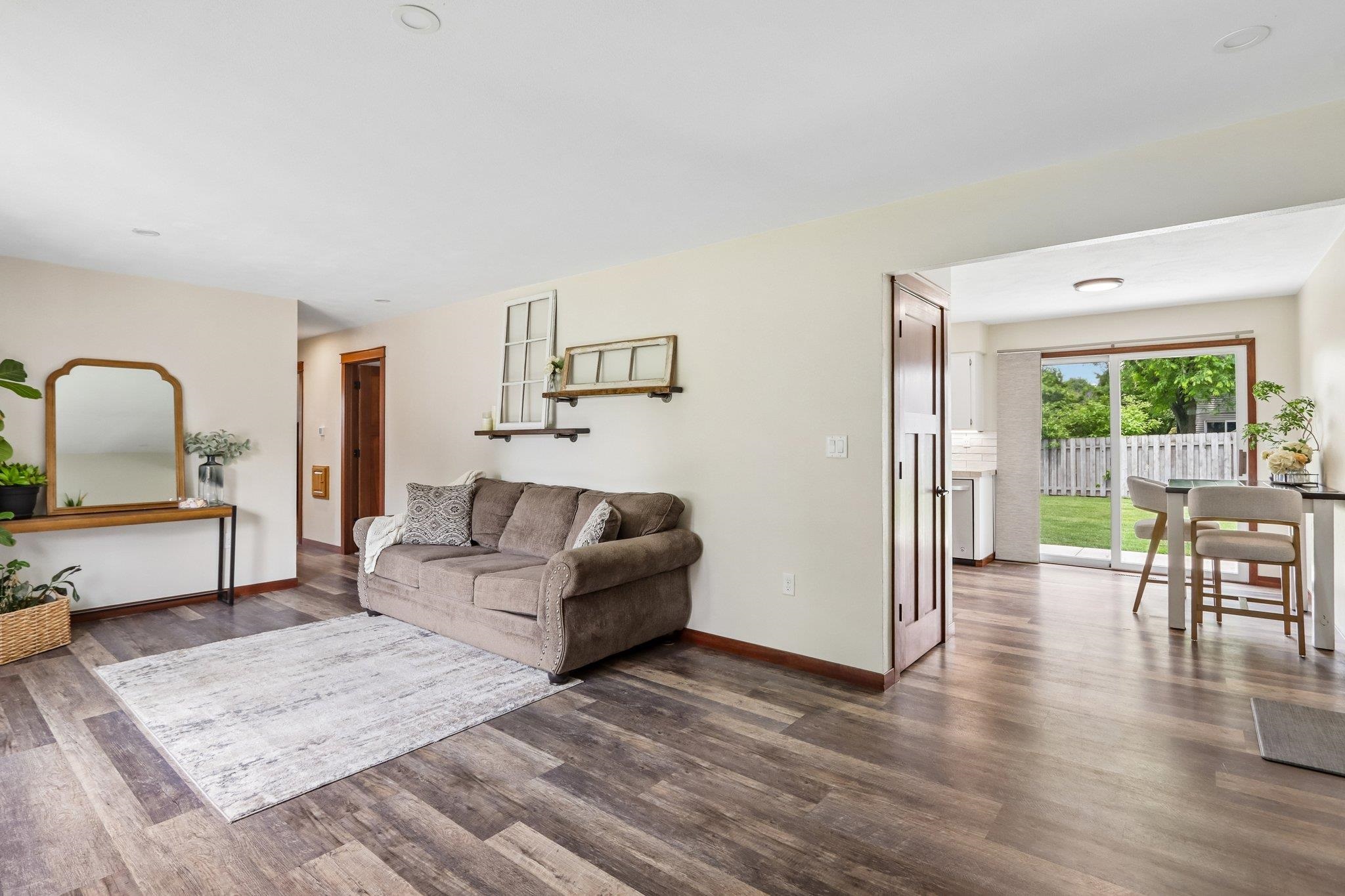 6 Green Ridge Court Madison, WI 53704 - Photo 8 of 50