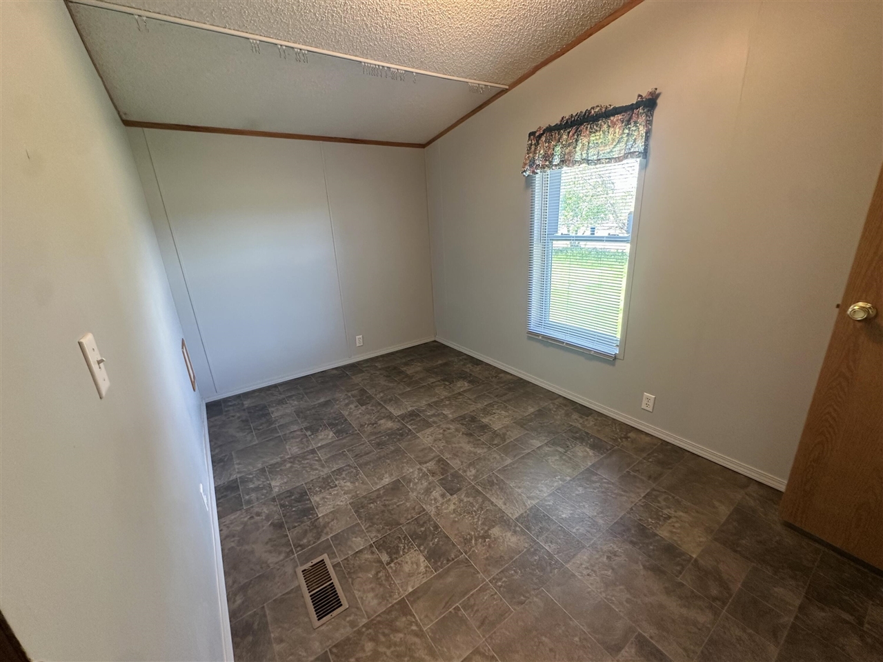 10020 Hadley Road Litchfield, MI 49252 - Photo 12 of 26