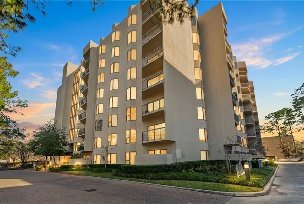 $1,000 | 661 Bering Drive, Unit 504, Houston, TX 77057