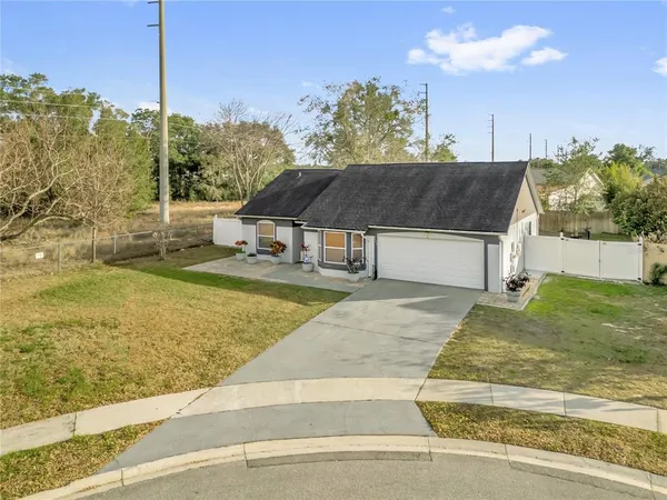 a house view with a outdoor space