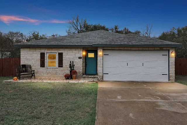 $2,500 | 14906 Foy Drive, Lakeway, TX 78734