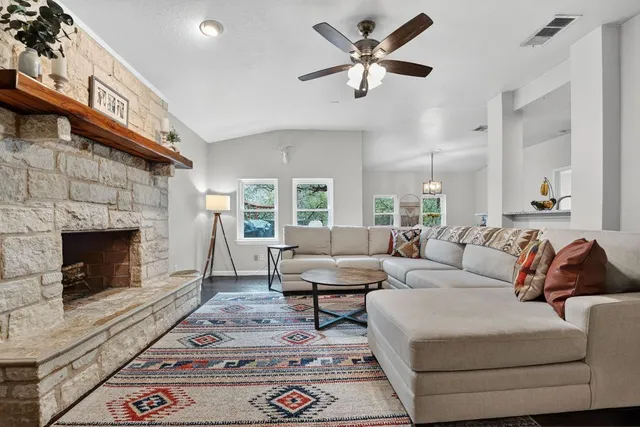 $2,500 | 14906 Foy Drive, Lakeway, TX 78734