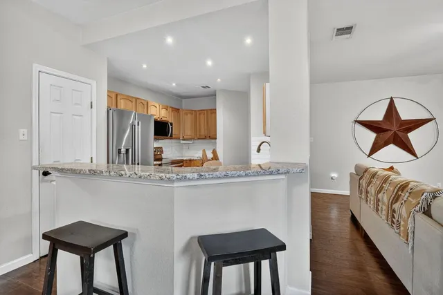 $2,500 | 14906 Foy Drive, Lakeway, TX 78734