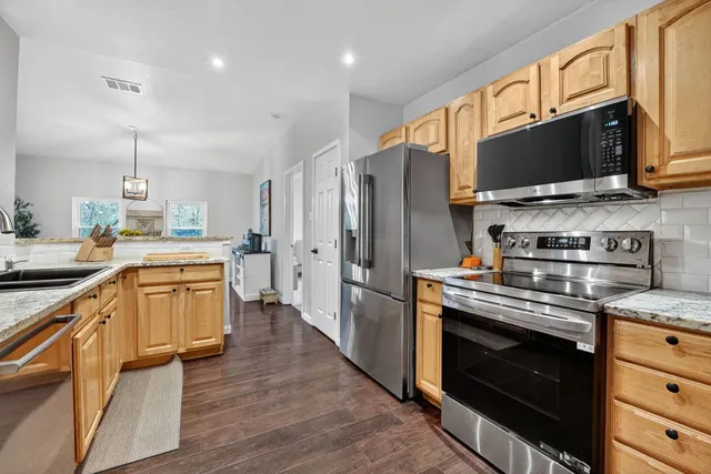 $2,500 | 14906 Foy Drive, Lakeway, TX 78734