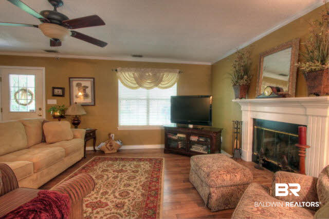 513 Grand Avenue Fairhope, AL 36532 - Photo 10 of 28 living room