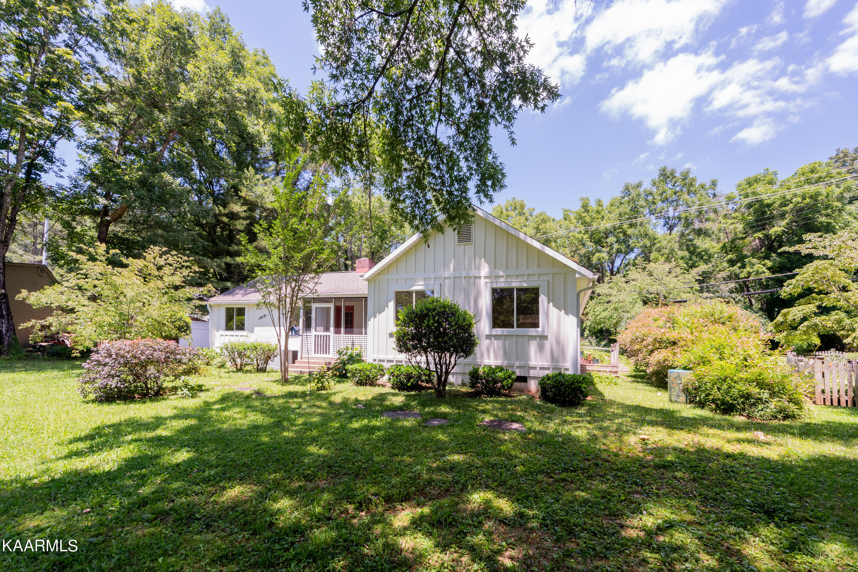 119 Orchard Road Norris, TN 37828 - Photo 3 of 40 HOB_2342-Edit