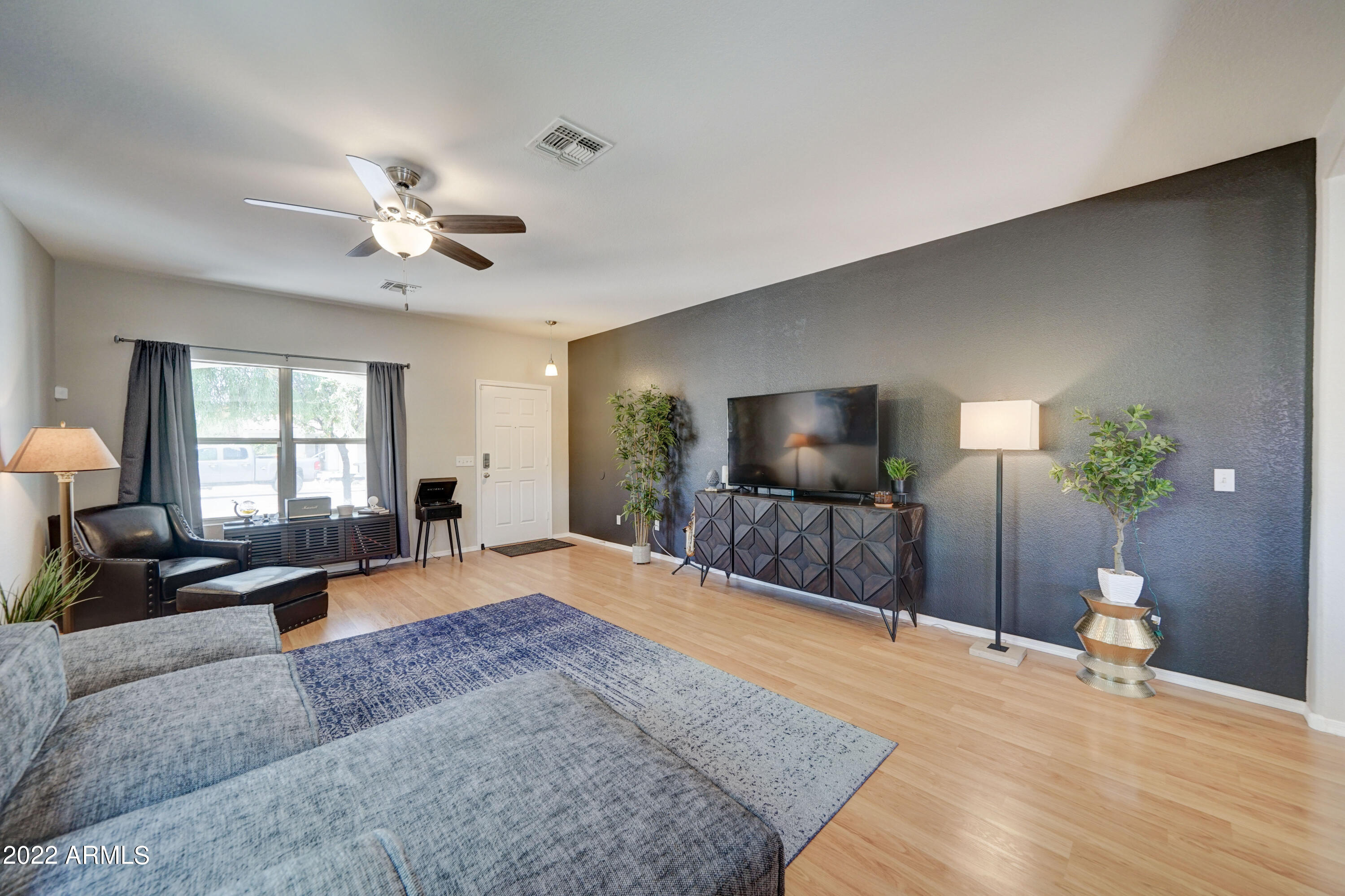 9027 South 3rd Street Phoenix, AZ 85042 - Photo 5 of 32 9027 S 3rd St-5