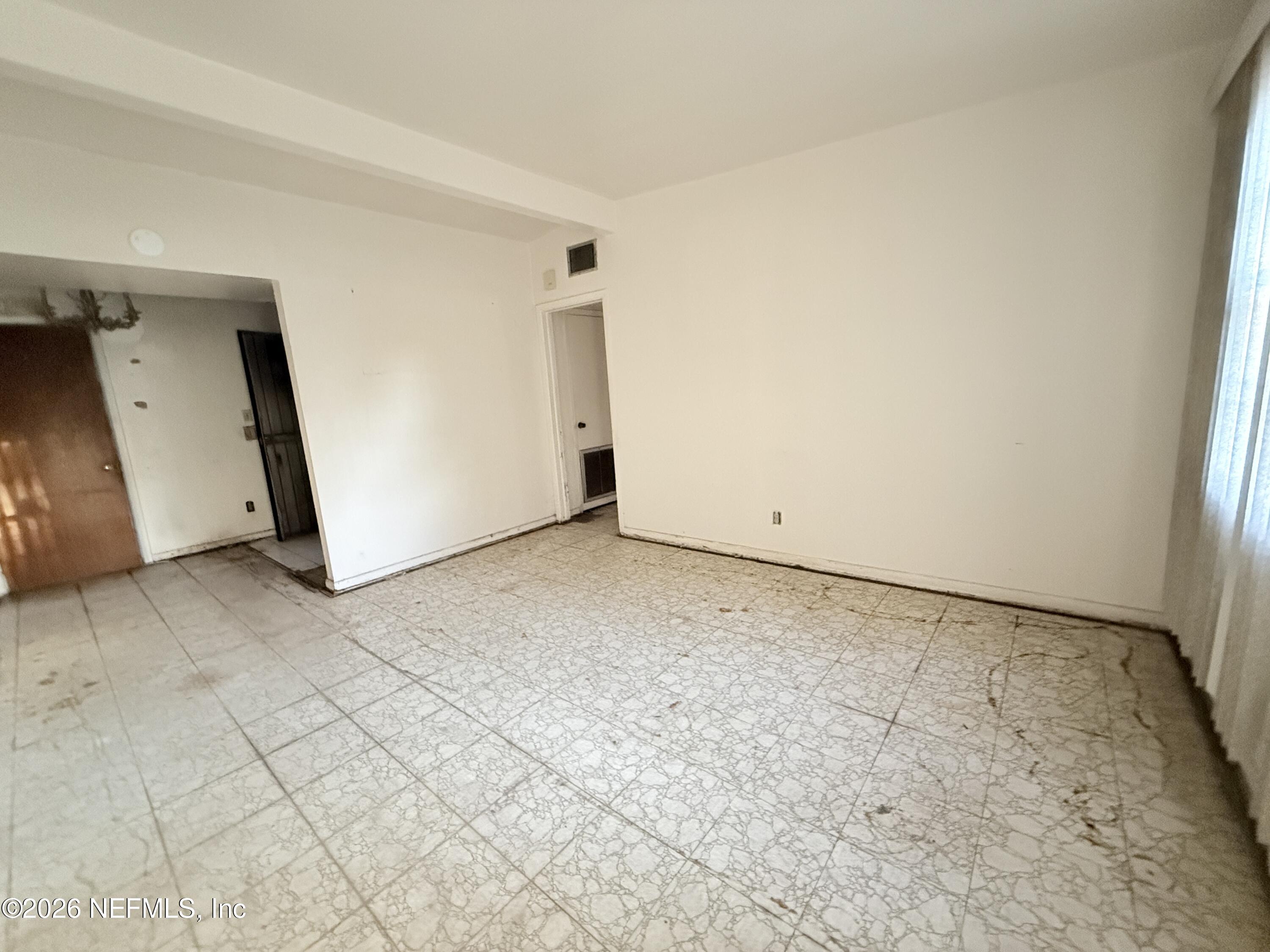 9129 Tamworth Road Jacksonville, FL 32208 - Photo 3 of 18 IMG_5020