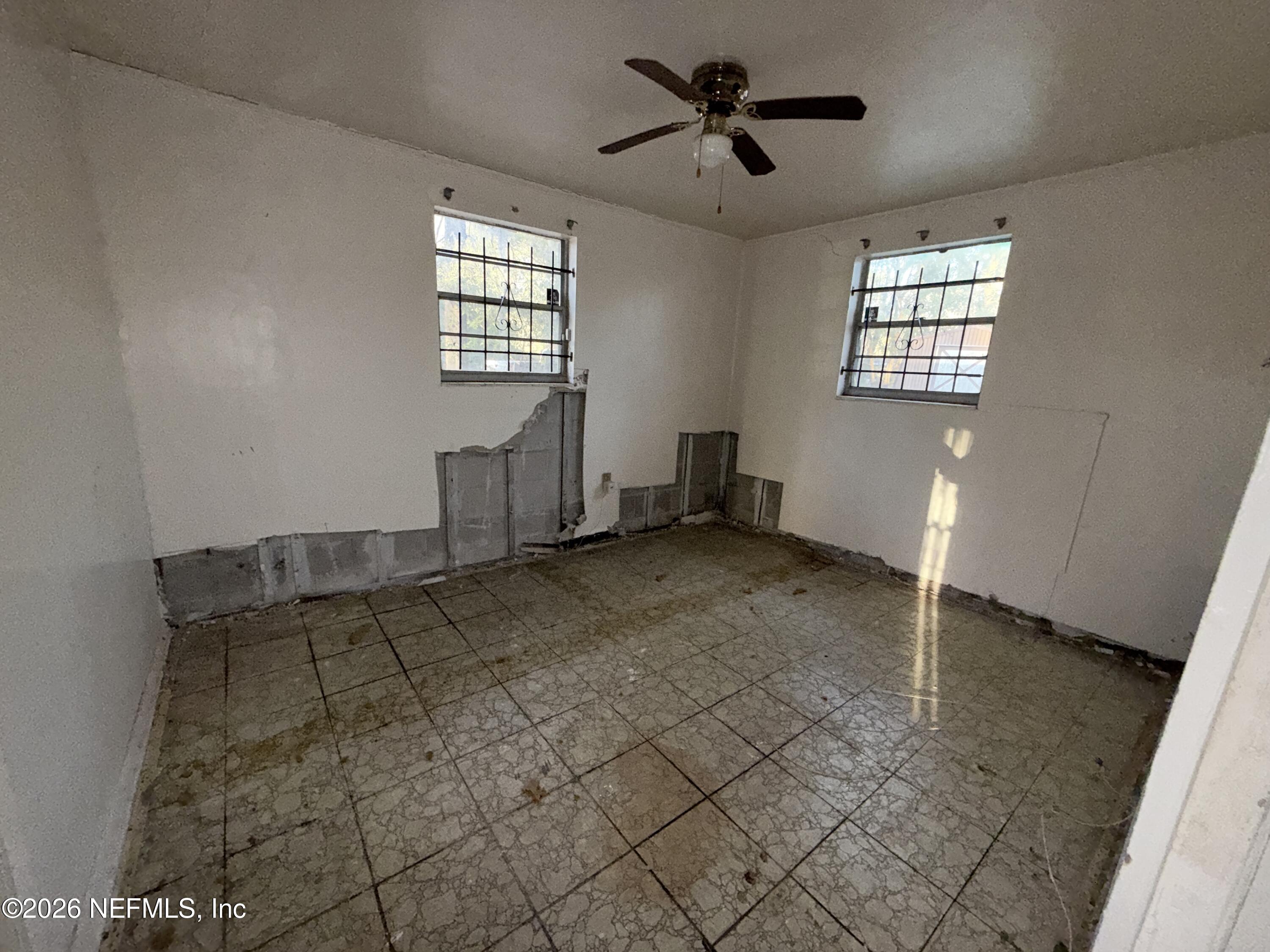 9129 Tamworth Road Jacksonville, FL 32208 - Photo 5 of 18 IMG_5025