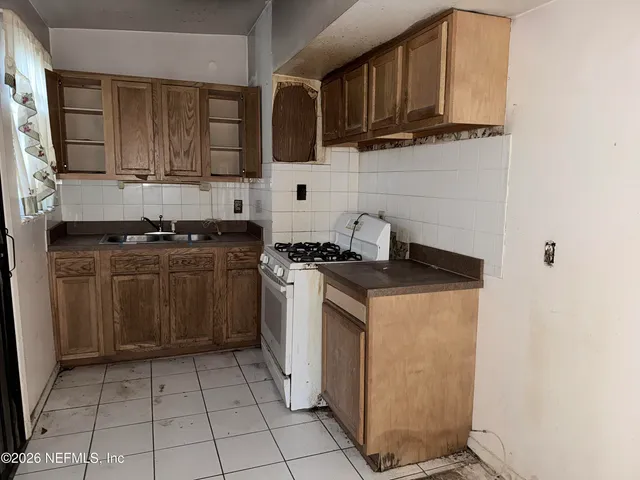 $104,995 | 9129 Tamworth Road, Jacksonville, FL 32208