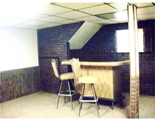 1827 Cowling Road Scottdale, PA 15683 - Photo 10 of 10 Family Room. Bar
