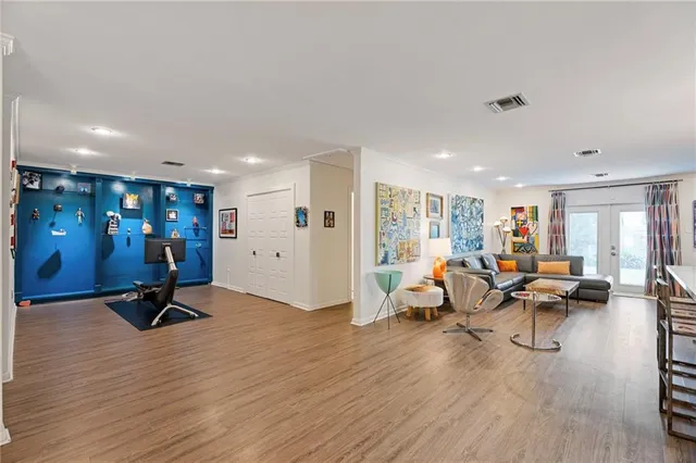 $435,000 | 532 Beverly Garden Drive, Metairie, LA 70001