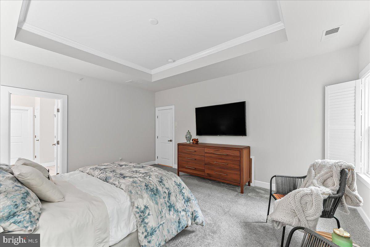 235 Ponds Edge Drive Media, PA 19063 - Photo 26 of 47 Primary Bedroom tray ceiling