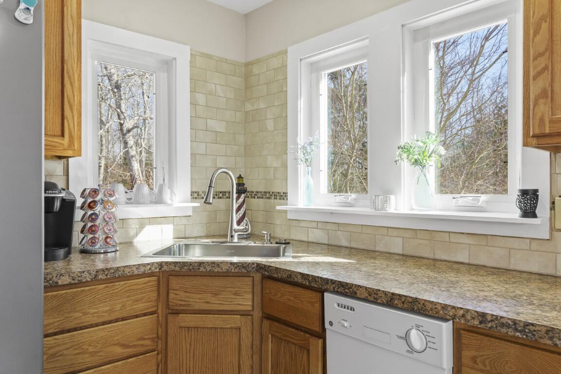 642 Ocean Point Road East Boothbay, ME 04544 - Photo 13 of 36 14