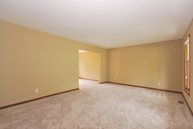 1715 Forest Ridge Road St. Charles, IL 60174 - Photo 2 of 11