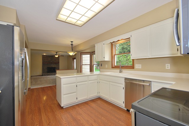1715 Forest Ridge Road St. Charles, IL 60174 - Photo 4 of 11